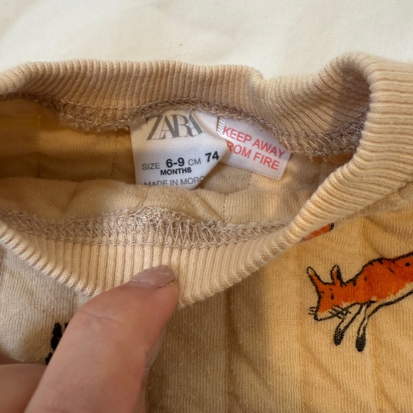 Zara Beige Fox Print Sweater - Picture 4 of 4